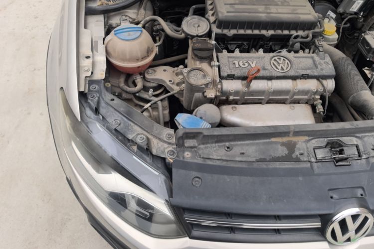 Used Volkswagen Polo 2012 1.6L Cross Polo MT Engine Bay Right