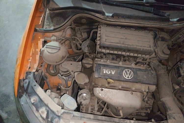 Used Volkswagen Polo 2012 1.6L Cross Polo MT Engine Bay Right