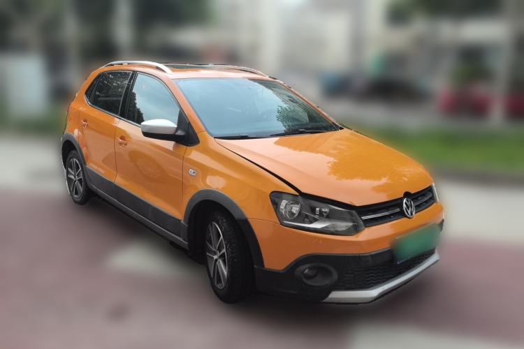 Used Volkswagen Polo 2012 1.6L Cross Polo MT Front Right 45 Deg