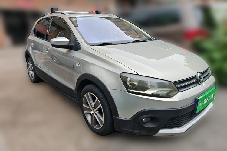 Used Volkswagen Polo 2012 1.6L Cross Polo MT Front Right 45 Deg