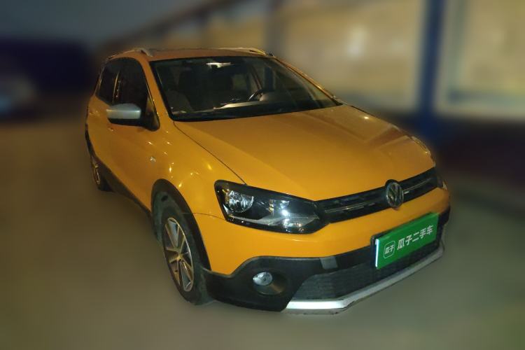 Used Volkswagen Polo 2012 1.6L Cross Polo MT Front Right 45 Deg