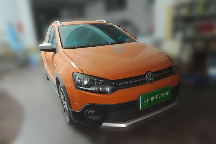 Used Volkswagen Polo 2012 1.6L Cross Polo MT Front Right 45 Deg