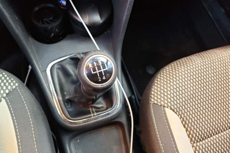 Used Volkswagen Polo 2012 1.6L Cross Polo MT Gear Lever