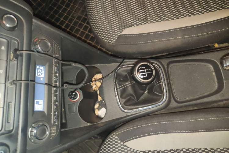 Used Volkswagen Polo 2012 1.6L Cross Polo MT Gear Lever