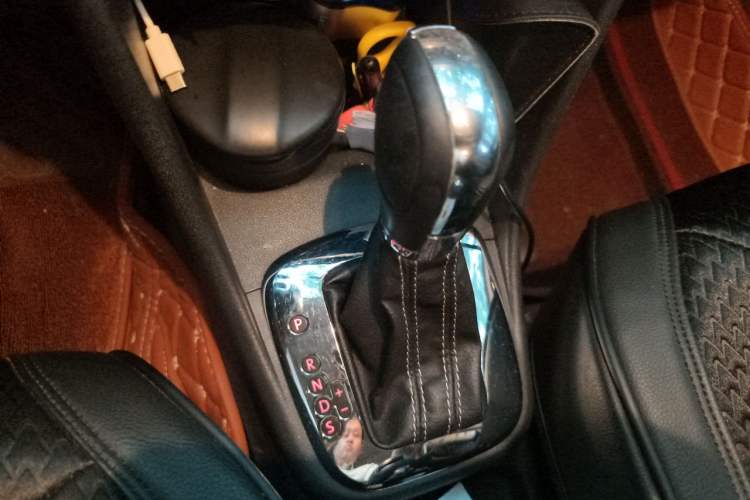 Used Volkswagen Polo 2012 1.6L Cross Polo Automatic Transmission Gear Lever