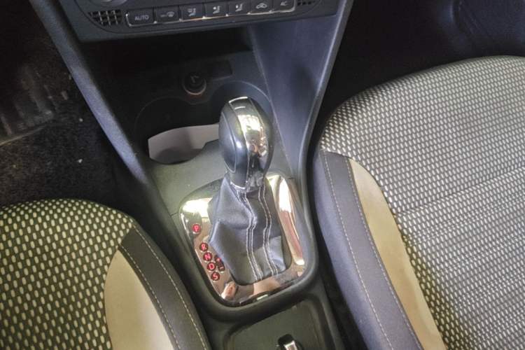 Used Volkswagen Polo 2012 1.6L Cross Polo Automatic Transmission Gear Lever