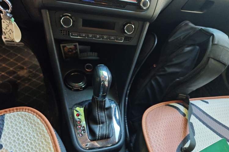 Used Volkswagen Polo 2012 1.6L Cross Polo Automatic Transmission Gear Lever