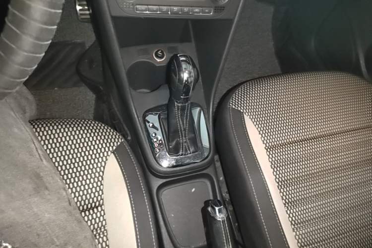 Used Volkswagen Polo 2012 1.6L Cross Polo Automatic Transmission Gear Lever