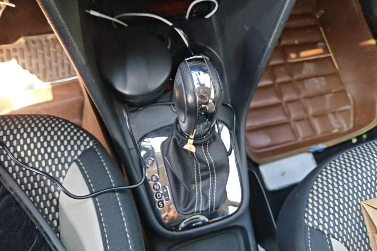 Used Volkswagen Polo 2012 1.6L Cross Polo Automatic Transmission Gear Lever