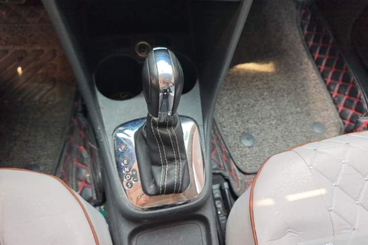 Used Volkswagen Polo 2012 1.6L Cross Polo Automatic Transmission Gear Lever