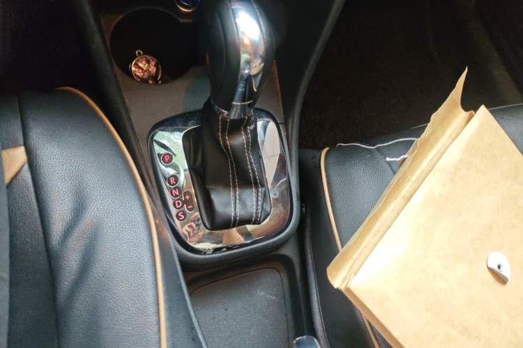 Used Volkswagen Polo 2012 1.6L Cross Polo Automatic Transmission Gear Lever