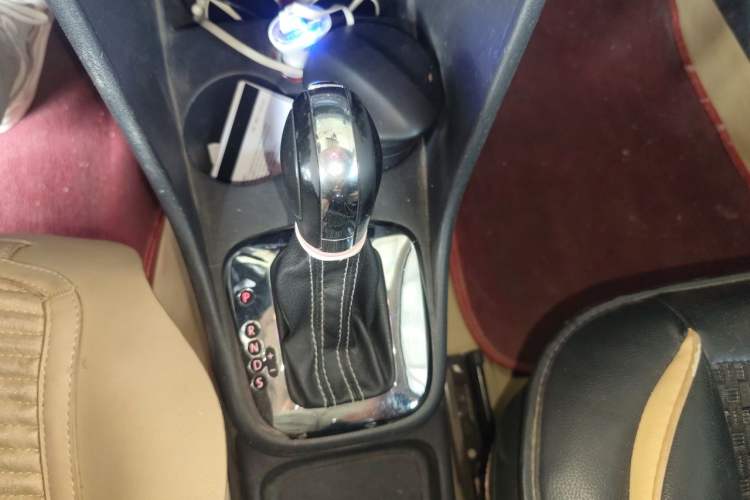 Used Volkswagen Polo 2012 1.6L Cross Polo Automatic Transmission Gear Lever