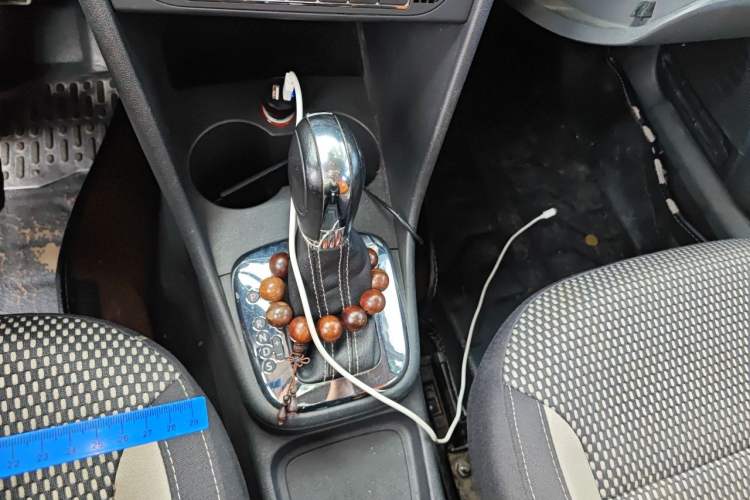 Used Volkswagen Polo 2012 1.6L Cross Polo Automatic Transmission Gear Lever