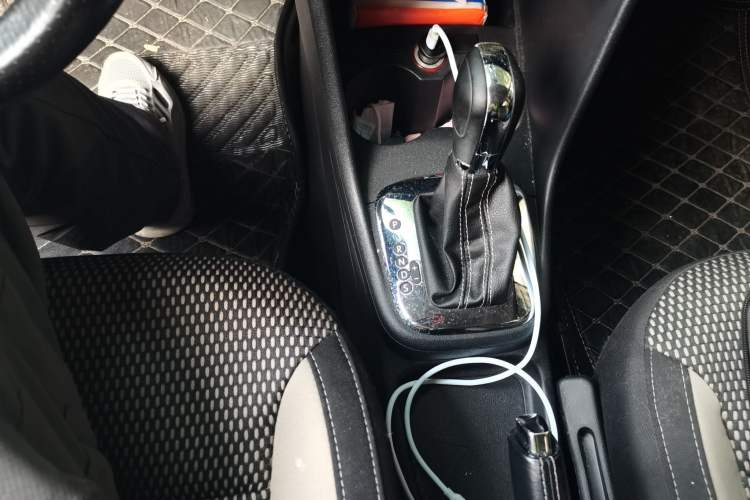 Used Volkswagen Polo 2012 1.6L Cross Polo Automatic Transmission Gear Lever