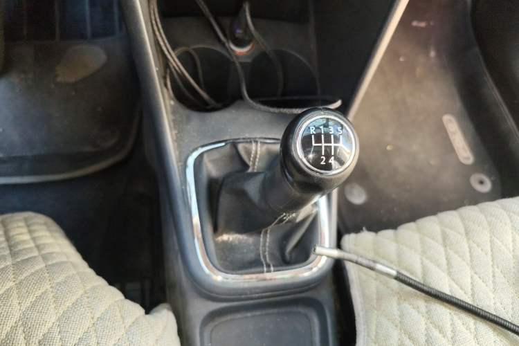 Used Volkswagen Polo 2012 1.6L Cross Polo MT Gear Lever