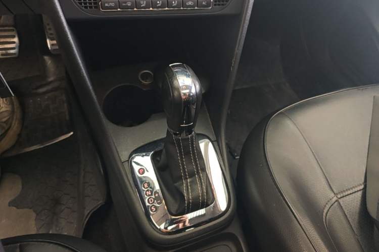 Used Volkswagen Polo 2012 1.6L Cross Polo Automatic Transmission Gear Lever