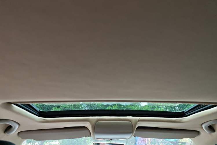 Used Volkswagen Polo 2012 1.6L Cross Polo MT Headliner