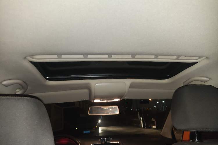 Used Volkswagen Polo 2012 1.6L Cross Polo MT Headliner