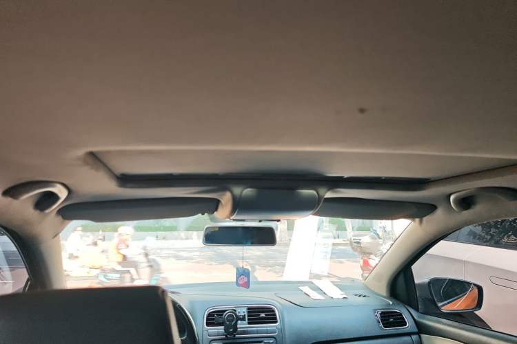 Used Volkswagen Polo 2012 1.6L Cross Polo Automatic Transmission Headliner
