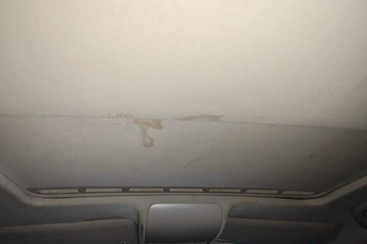 Used Volkswagen Polo 2012 1.6L Cross Polo MT Headliner