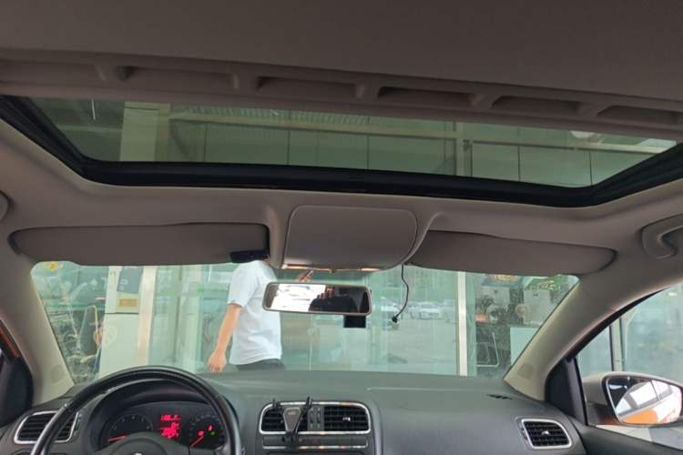 Used Volkswagen Polo 2012 1.6L Cross Polo Automatic Transmission Headliner