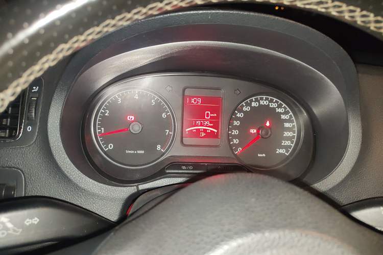 Used Volkswagen Polo 2012 1.6L Cross Polo MT Instrument Cluster