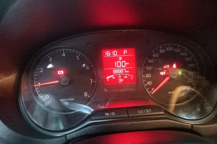 Used Volkswagen Polo 2012 1.6L Cross Polo Automatic Transmission Instrument Cluster