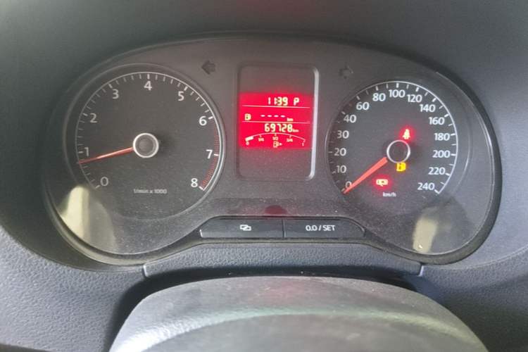 Used Volkswagen Polo 2012 1.6L Cross Polo Automatic Transmission Instrument Cluster