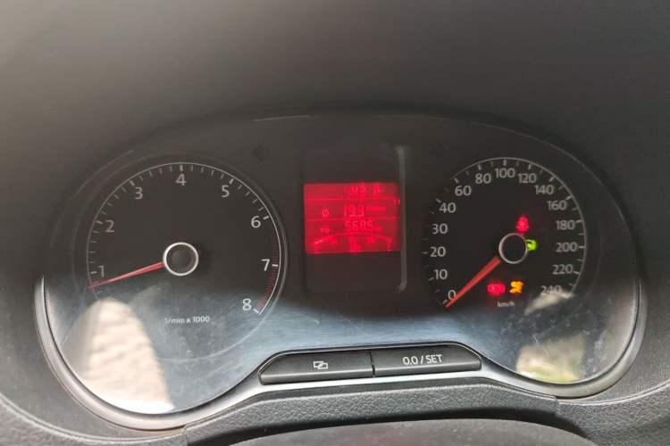 Used Volkswagen Polo 2012 1.6L Cross Polo Automatic Transmission Instrument Cluster