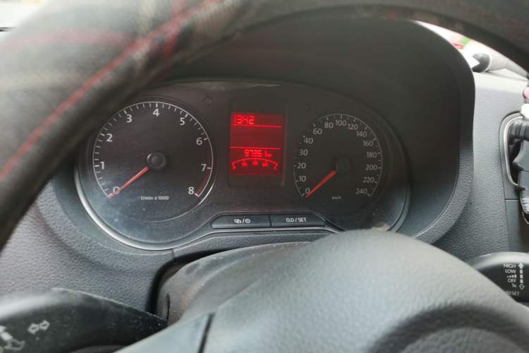 Used Volkswagen Polo 2012 1.6L Cross Polo Automatic Transmission Instrument Cluster