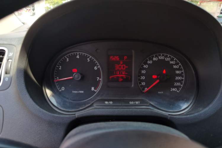 Used Volkswagen Polo 2012 1.6L Cross Polo Automatic Transmission Instrument Cluster