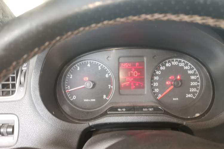 Used Volkswagen Polo 2012 1.6L Cross Polo Automatic Transmission Instrument Cluster