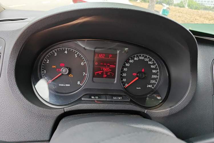 Used Volkswagen Polo 2012 1.6L Cross Polo Automatic Transmission Instrument Cluster