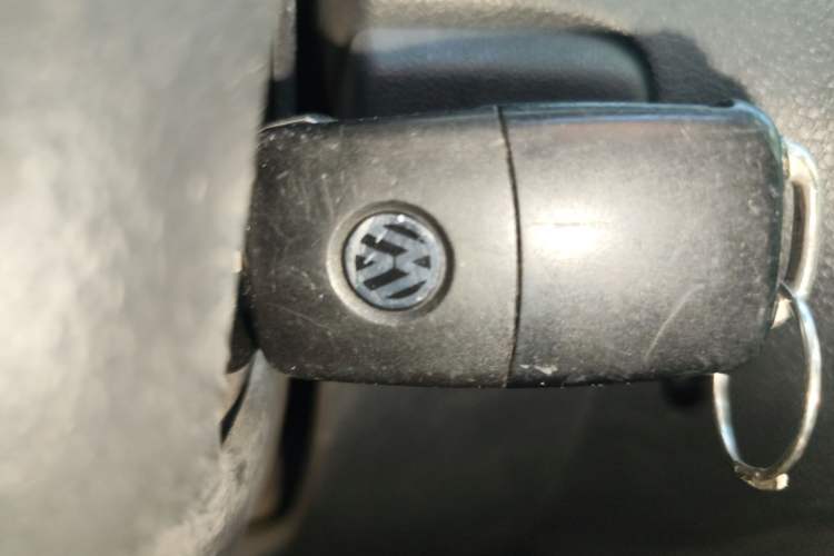 Used Volkswagen Polo 2012 1.6L Cross Polo MT Interior 1