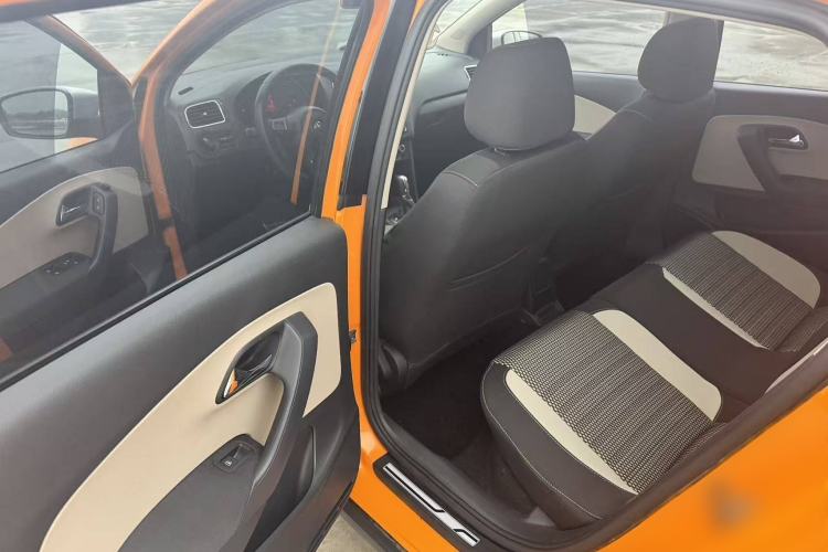 Used Volkswagen Polo 2012 1.6L Cross Polo Automatic Transmission Interior 3