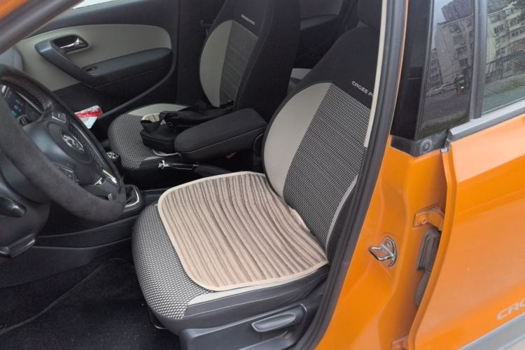 Used Volkswagen Polo 2012 1.6L Cross Polo MT Left Front Seat