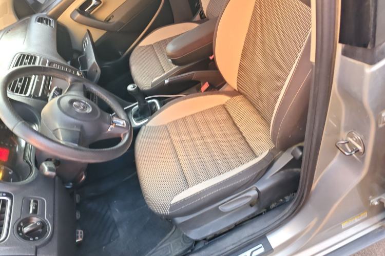 Used Volkswagen Polo 2012 1.6L Cross Polo MT Left Front Seat