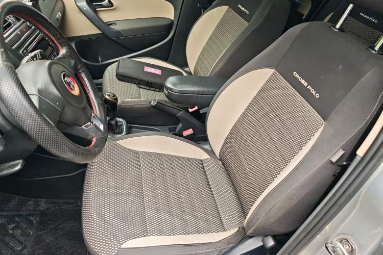 Used Volkswagen Polo 2012 1.6L Cross Polo MT Left Front Seat