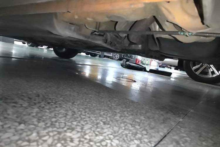 Used Volkswagen Polo 2012 1.6L Cross Polo Automatic Transmission Left Side Sill