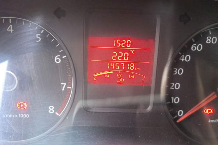 Used Volkswagen Polo 2012 1.6L Cross Polo MT Odometer Close Up