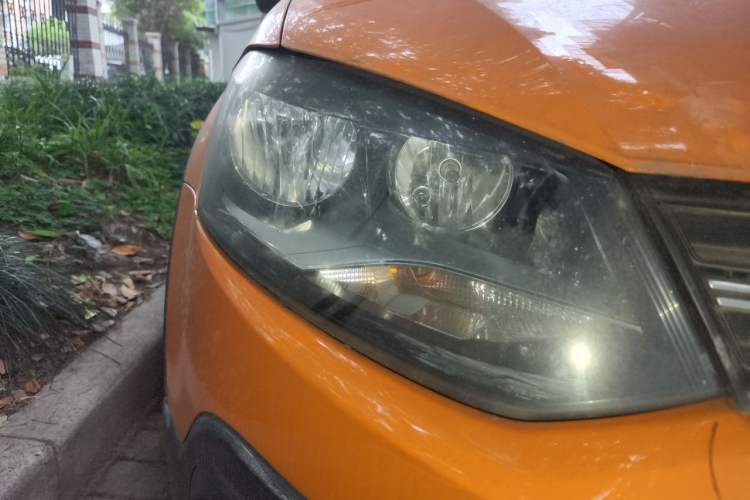 Used Volkswagen Polo 2012 1.6L Cross Polo Automatic Transmission Right Front Headlight