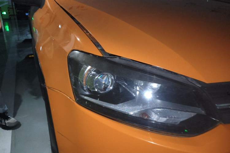 Used Volkswagen Polo 2012 1.6L Cross Polo Automatic Transmission Right Front Headlight