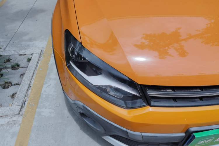 Used Volkswagen Polo 2012 1.6L Cross Polo Automatic Transmission Right Front Headlight