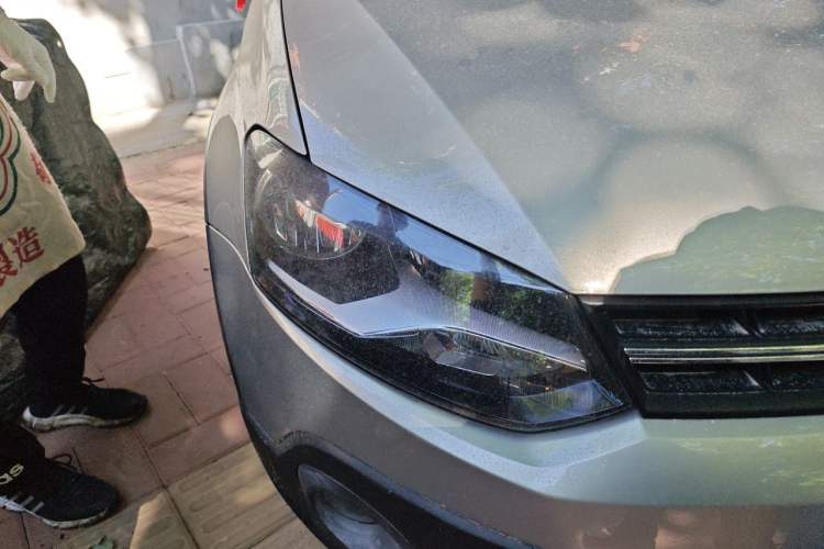 Used Volkswagen Polo 2012 1.6L Cross Polo Automatic Transmission Right Front Headlight