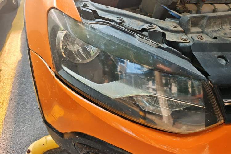 Used Volkswagen Polo 2012 1.6L Cross Polo Automatic Transmission Right Front Headlight