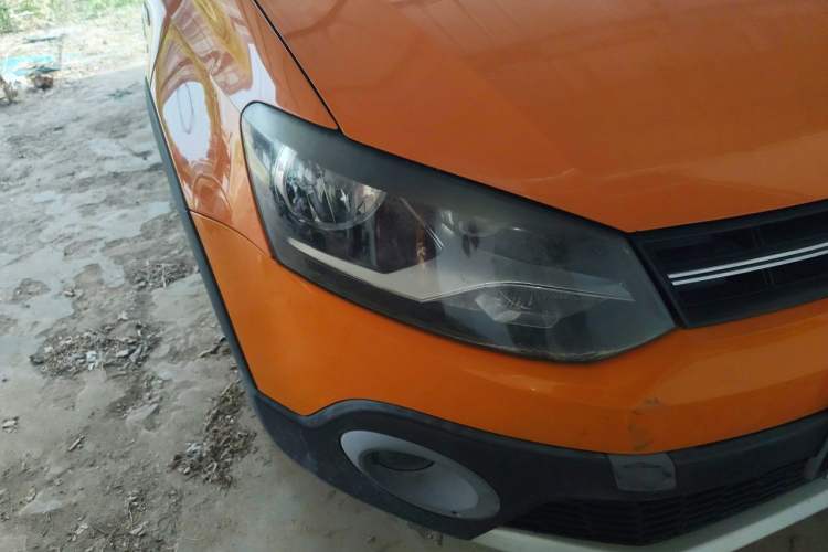 Used Volkswagen Polo 2012 1.6L Cross Polo Automatic Transmission Right Front Headlight