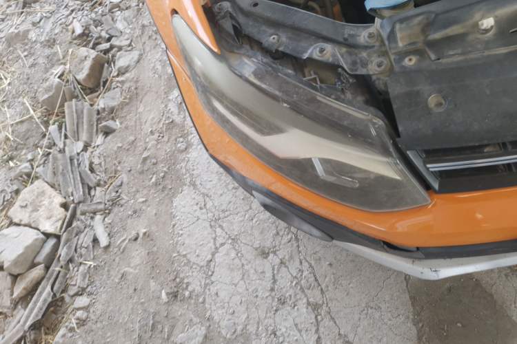 Used Volkswagen Polo 2012 1.6L Cross Polo Automatic Transmission Right Front Headlight