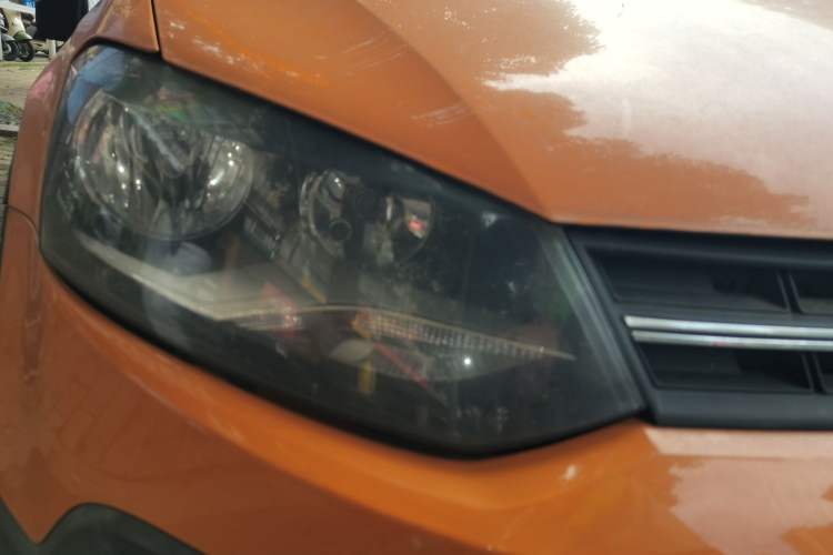 Used Volkswagen Polo 2012 1.6L Cross Polo Automatic Transmission Right Front Headlight