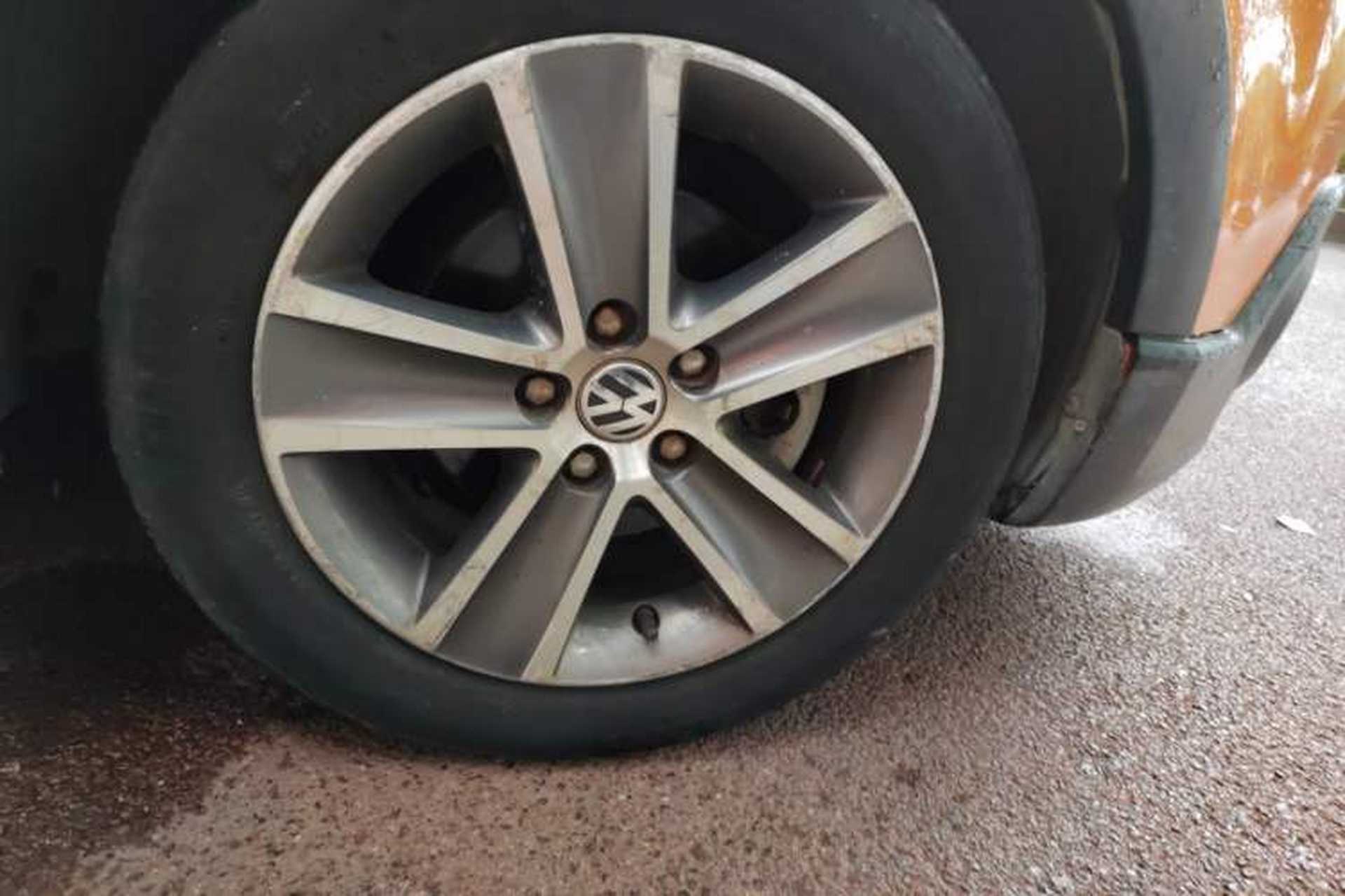 Used Volkswagen Polo 2012 1.6L Cross Polo Automatic Transmission Right Front Wheel Hub