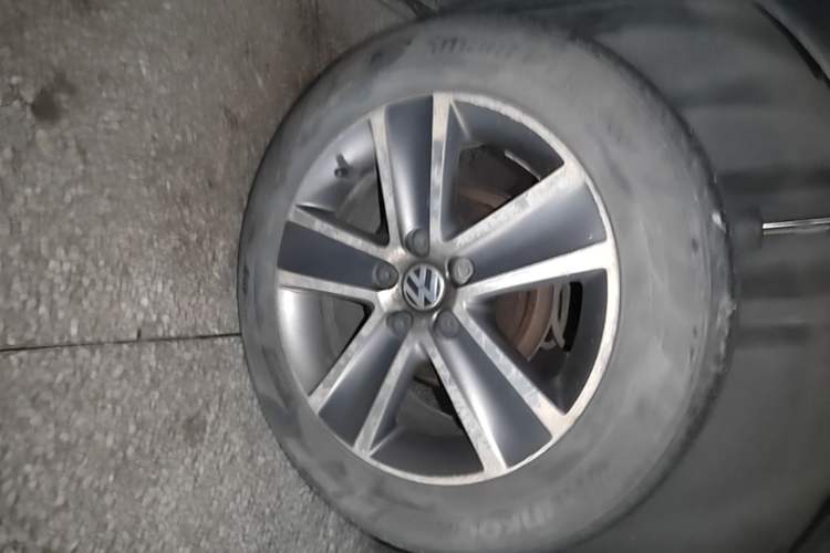 Used Volkswagen Polo 2012 1.6L Cross Polo Automatic Transmission Right Rear Wheel Hub